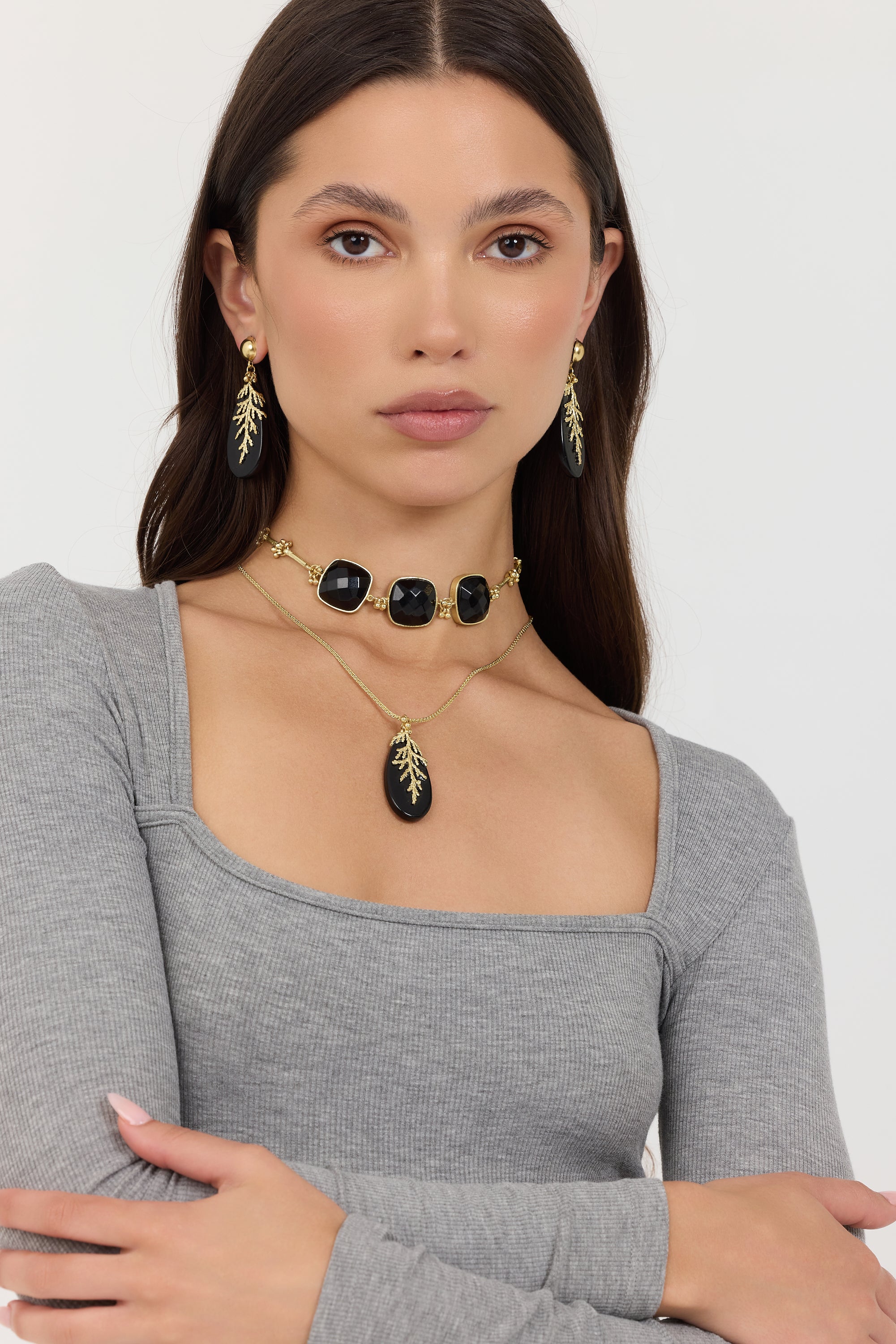 NIA 3-STONE CHOKER